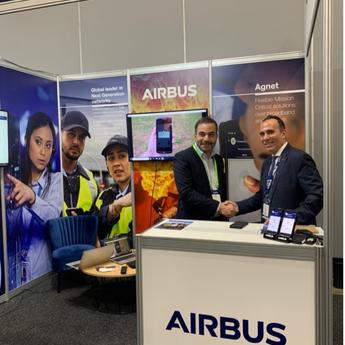 photo article vertel australia handshake airbus stand