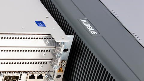 hybrid base station for Tetra and LTE