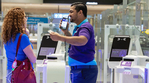 customer service at dubai airport using tactilon dabat device