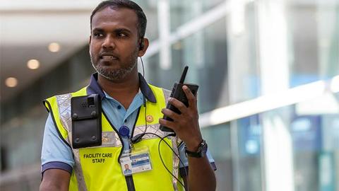 Security field worker with Tactilon Dabat
