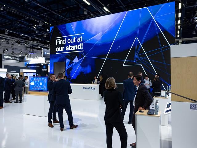CCW 2023 - Airbus stand front view with people and big screen