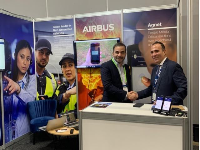 photo article vertel australia handshake airbus stand