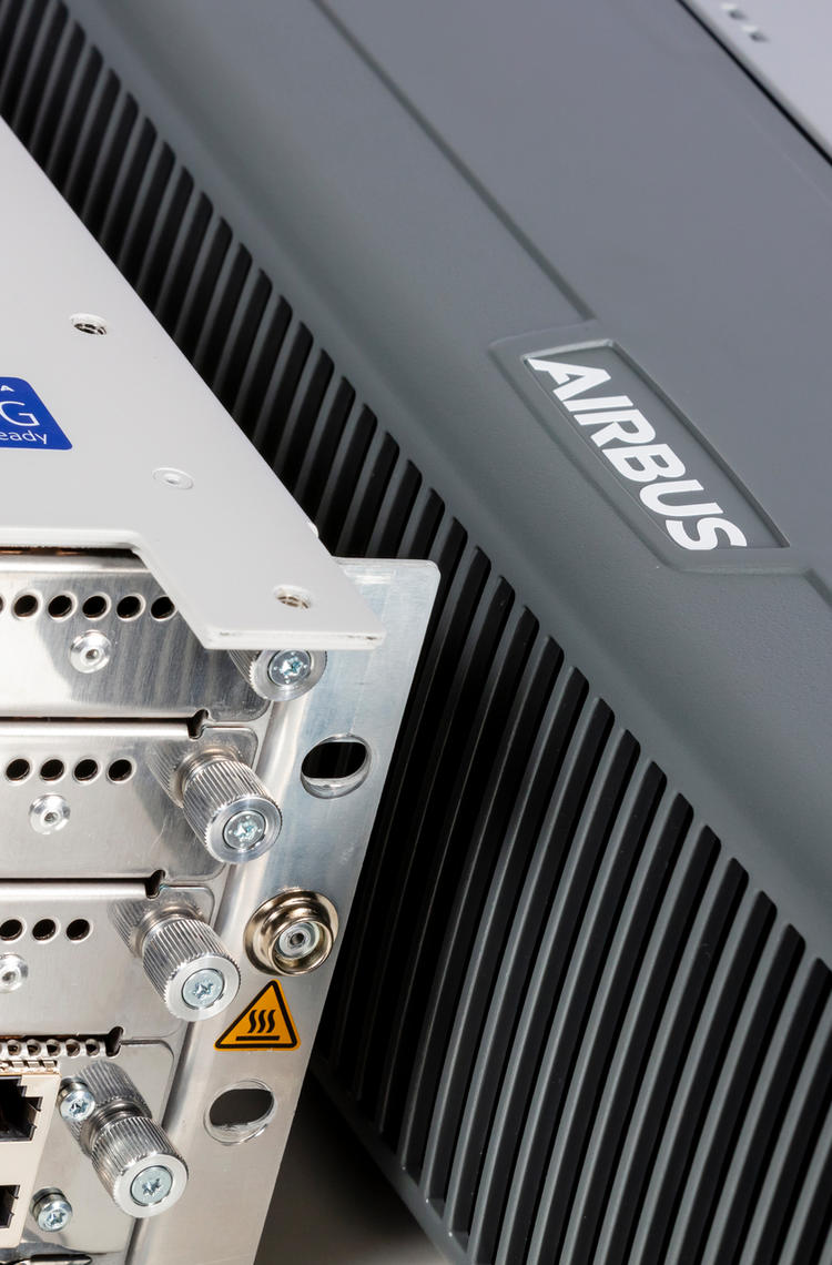 hybrid base station for Tetra and LTE hybrid base station for Tetra and LTE