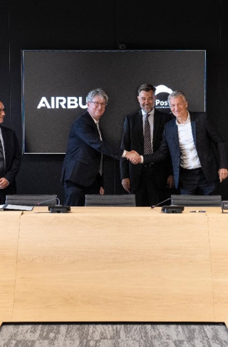 Airbus Luxembourg Agnet-2 contract meeting room handshake Airbus Luxembourg Agnet-2 contract meeting room handshake