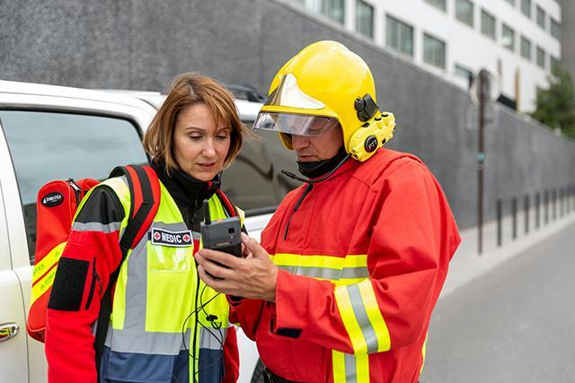 Firefighter and medic with Tactilon Dabat