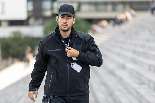 Security professional working alone Tactilon Dabat