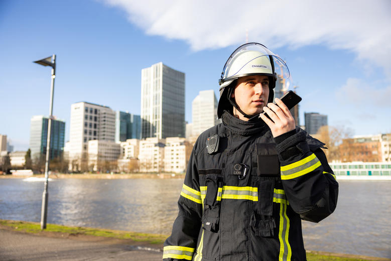 Firefighter with an Agnet device